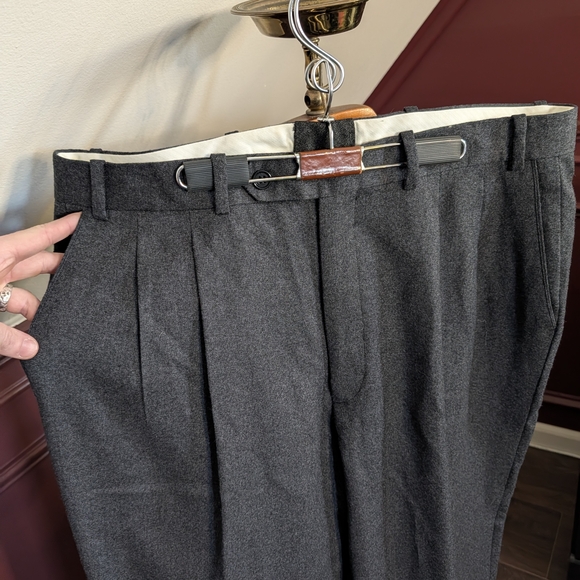 Pendleton Gray Flannel 100% Wool Pleated Cuffed Trousers Dress Pants 36 - Picture 2 of 13